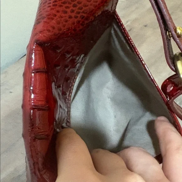 Brahmin‎ Crimson Croc-Embossed Crossbody Bag 9"x8.5" - Picture 7 of 15